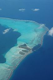 vue du platier, bordure coralienne et  lagon - bora-bora - polynesie francaise