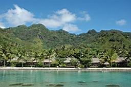 Moorea Dolphin Center au sein de l'interContinental Moorea Resort & Spa avec le lagon de Moorea en Polynesie francaise