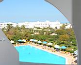 vue d'une chambre donnant sur la piscine de l'hotel Abir - djerba - Tunisie